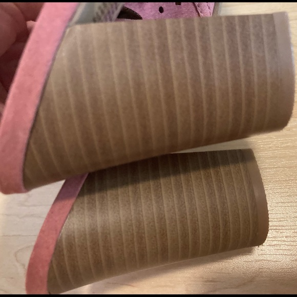 Size 6.5 American Eagle Dusty Rose Laser-cut Clogs - Picture 11 of 15